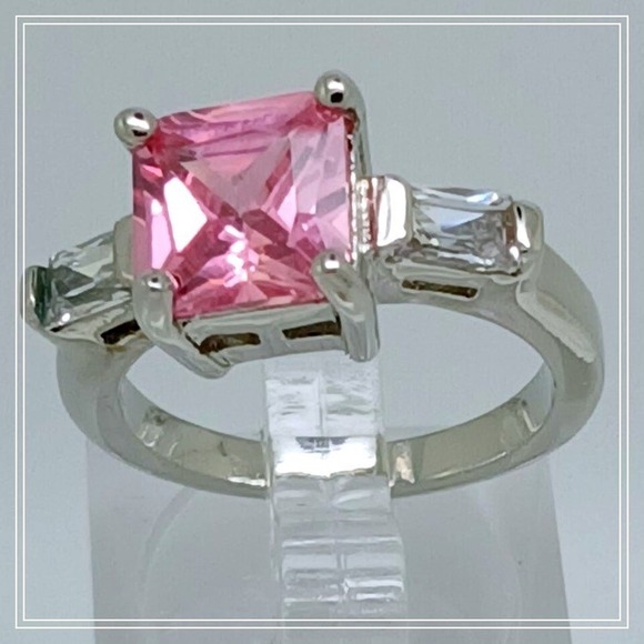Vintage Jewelry - 3.5 Ct Vintage 3-Stone White Gold Silver Tone Pink Sim Diamond CZ Ring Size 10